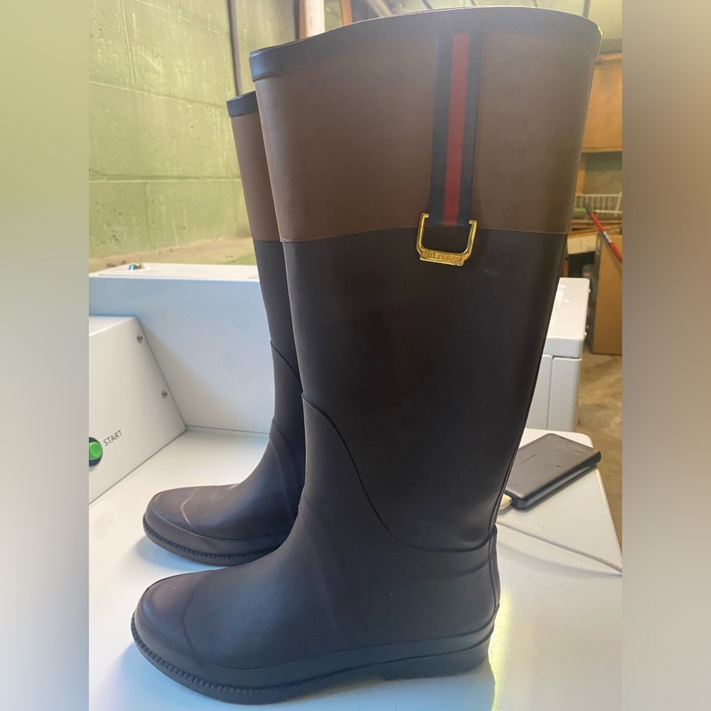 Tommy hilfiger brown rubber boots waterproof size US 7 or Eur 37